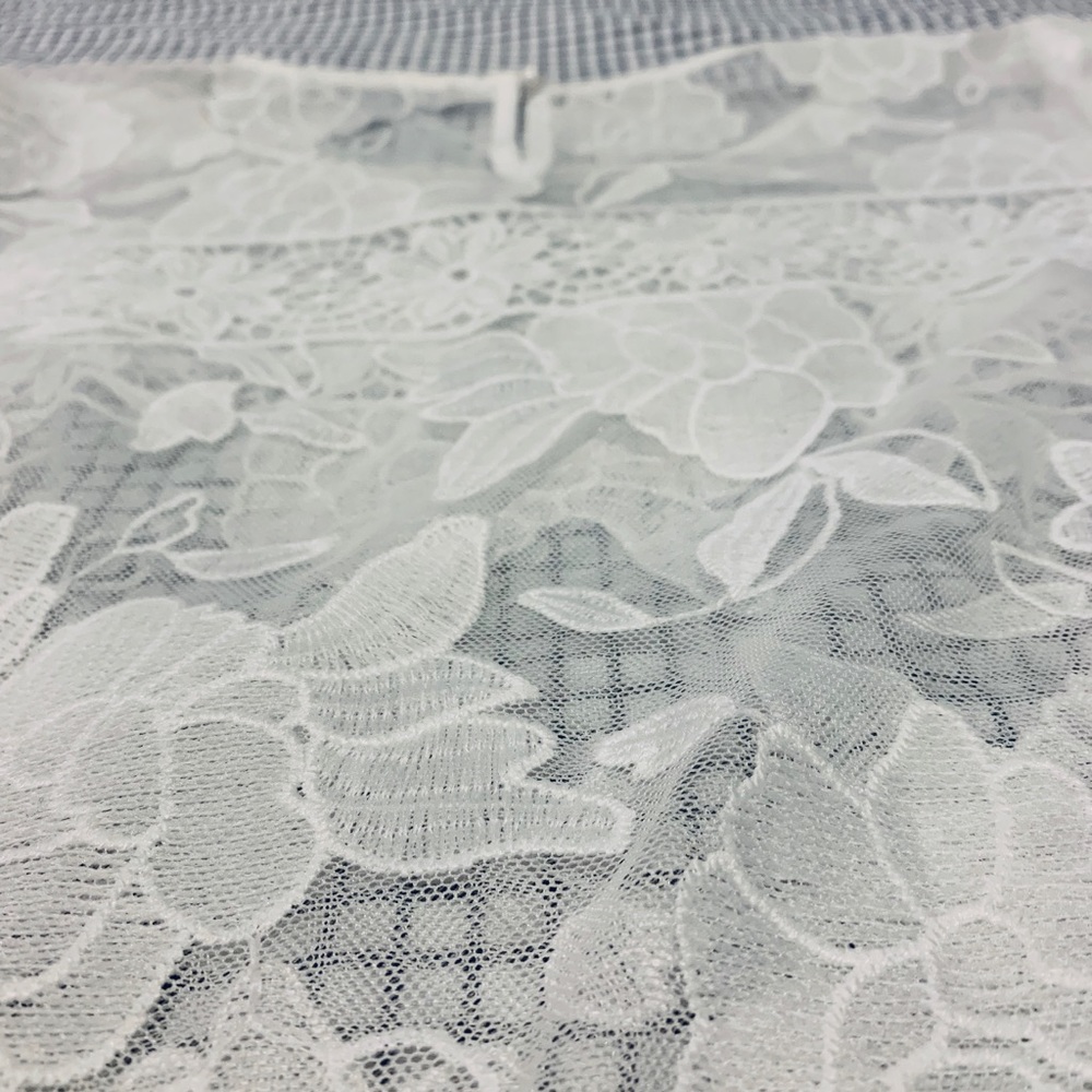 F21 Sheer Floral Lace Mesh Crop Top - Picture 4 of 5